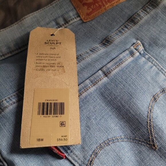 NWT Levi's Women's Blue Jeans - Picture 5 of 5